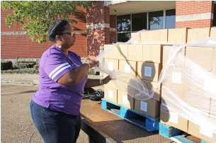 Needy Hinds County families receive Christmas food assistance